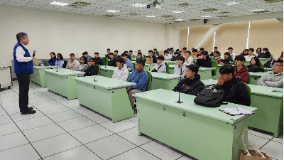 朝陽科技大學學生至長榮航太進行參訪